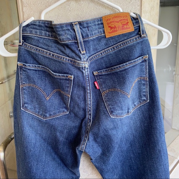 Levi’s - Picture 3 of 3